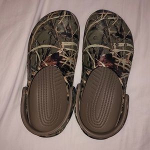 camouflage crocs